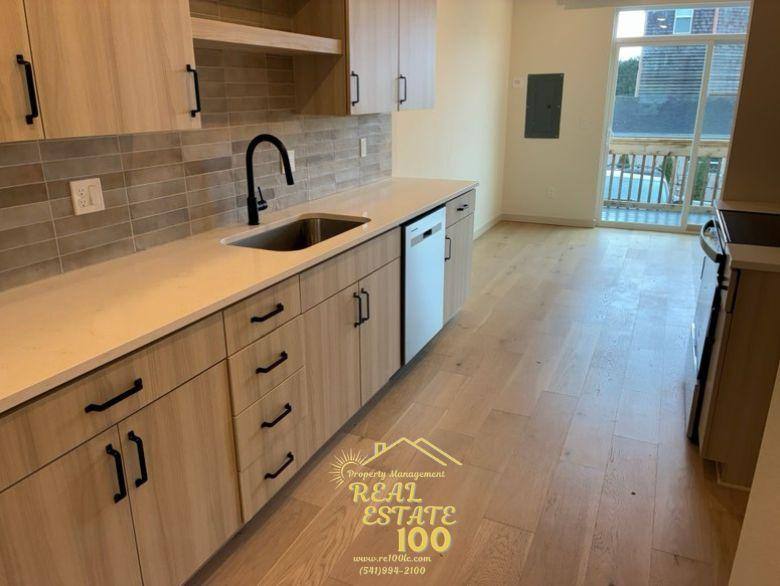 Apartment for rent at Lakewood, 305 SE Jetty Ave, Lincoln City, OR 97367