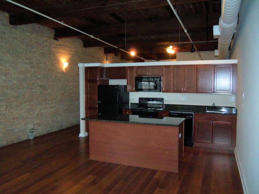 Apartment for rent at 651 S Wells St, Chicago, IL 60607