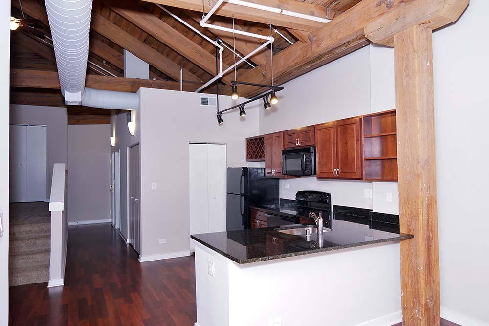 Apartment for rent at 651 S Wells St, Chicago, IL 60607