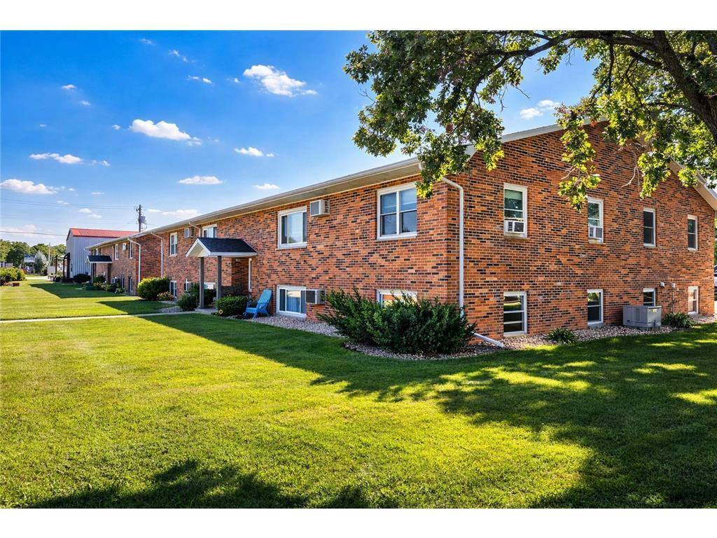 Apartment for rent at 102 Lake Ave S #1, Spicer, MN 56288