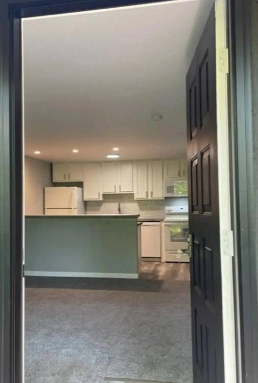 Apartment for rent at Fox Creek, 2015 N McCord Rd, Toledo, OH 43615