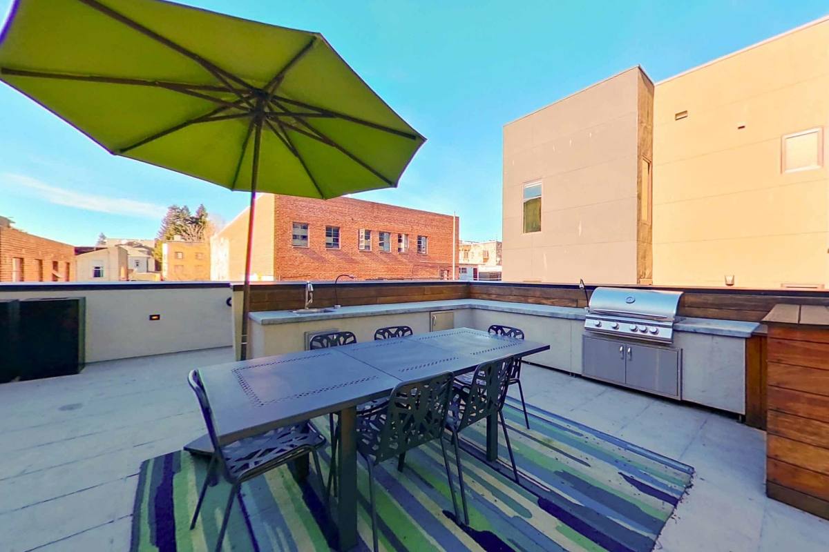 Apartment for rent at 2323 Valley St, Oakland, CA 94612