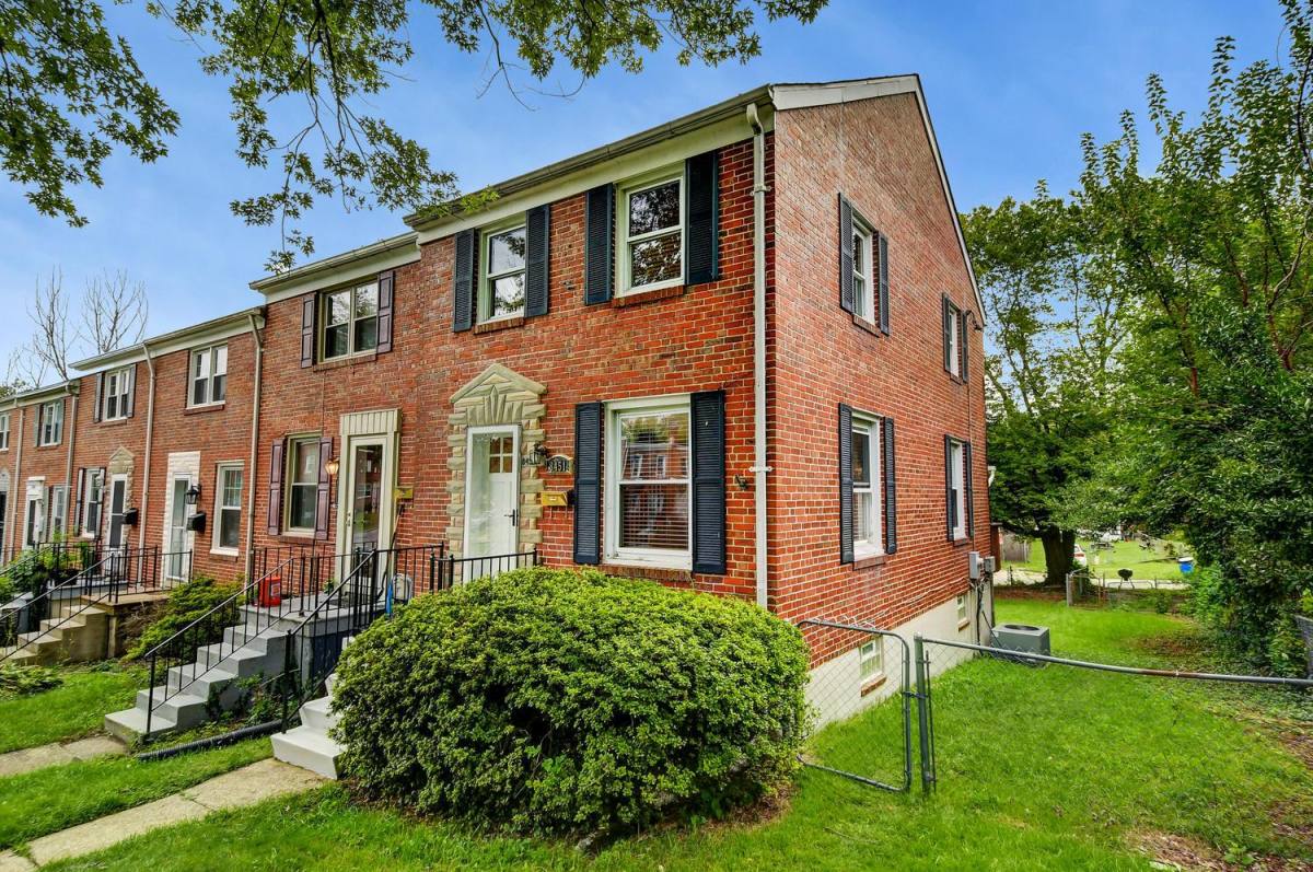 Townhouse for rent at Ridgeleigh, 8451 Water Oak Rd, Parkville, MD 21234