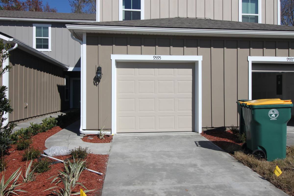 Townhouse for rent at 9595 Star Dr #1, Jacksonville, FL 32256