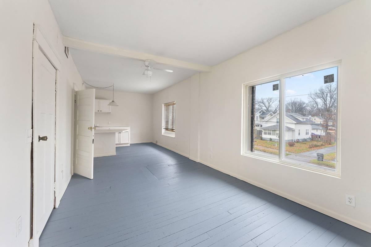 Apartment for rent at 2515 E Midlothian Blvd, Struthers, OH 44471