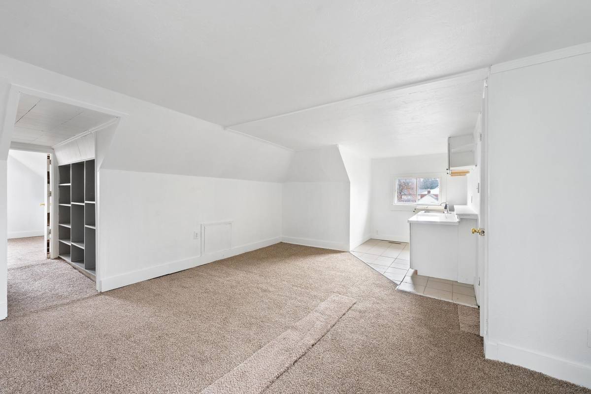 Apartment for rent at 2515 E Midlothian Blvd, Struthers, OH 44471