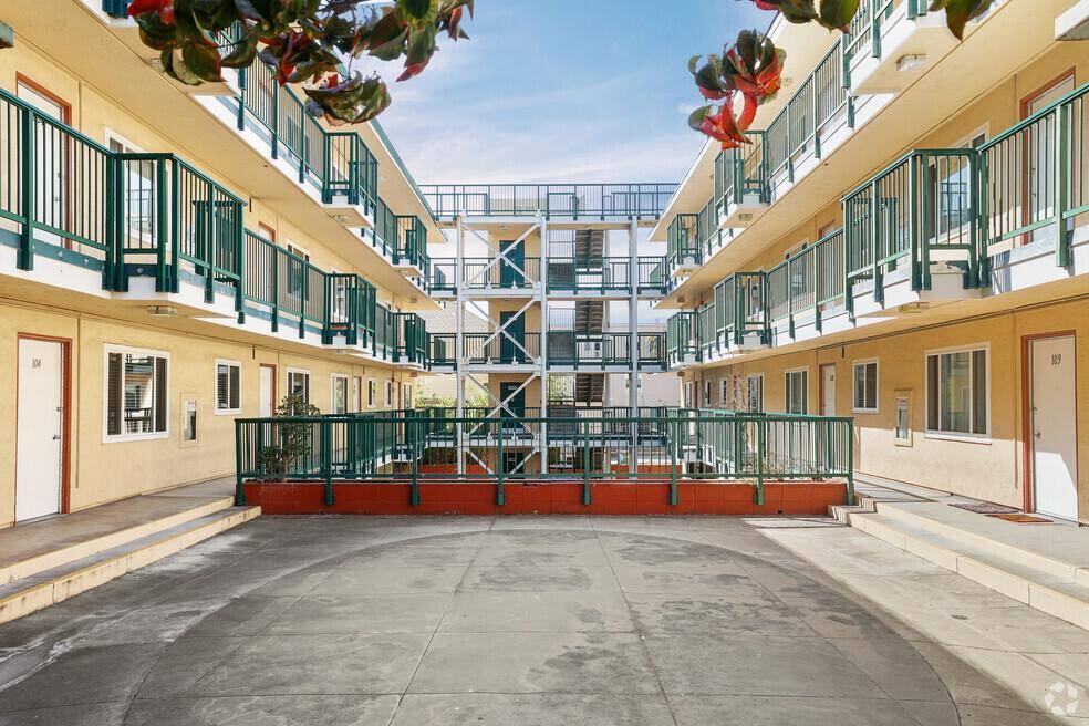 Apartment for rent at 1927 Dwight Way #110, Berkeley, CA 94704