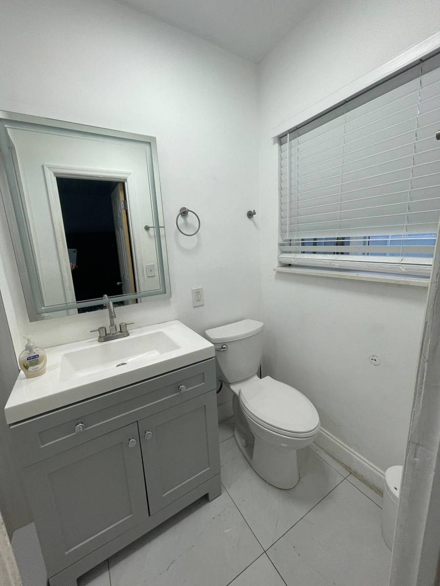 Apartment for rent at 625 S 20th Ave #8, Hollywood, FL 33020