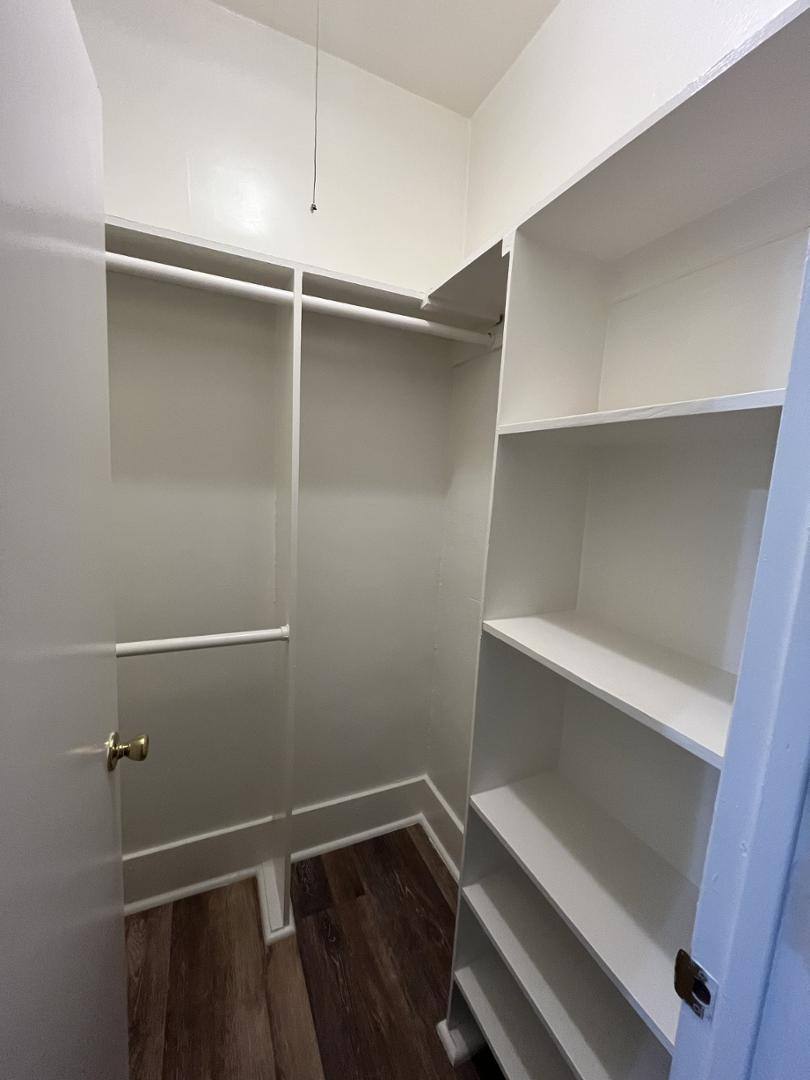 Apartment for rent at 40 Alamitos Ave, Long Beach, CA 90802