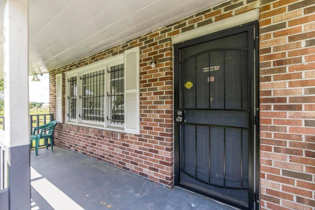 Apartment for rent at 218 Moore St, Fort Valley, GA 31030