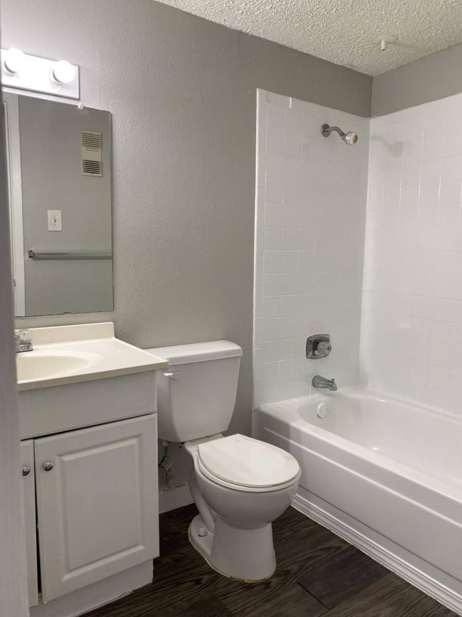 Apartment for rent at 1709 W Schunior St, Edinburg, TX 78541