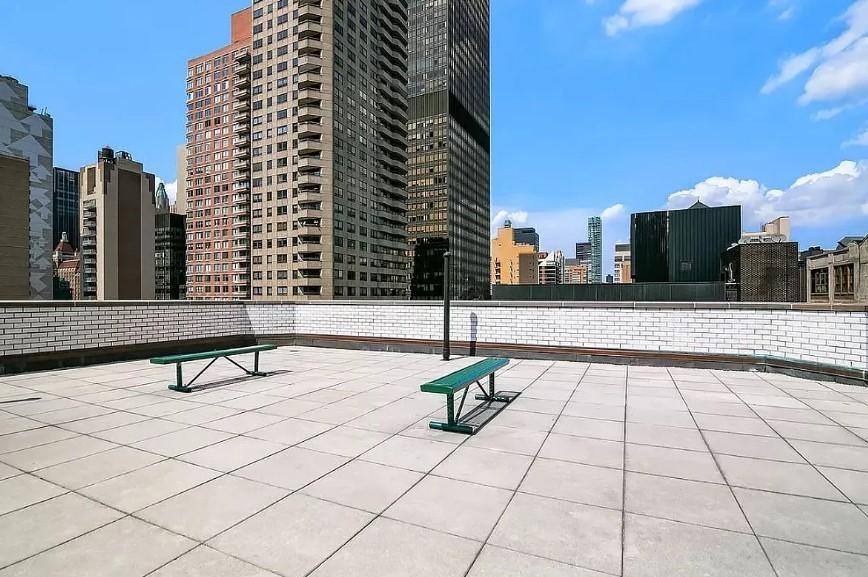 Apartment for rent at 300 E 46th St, New York, NY 10017