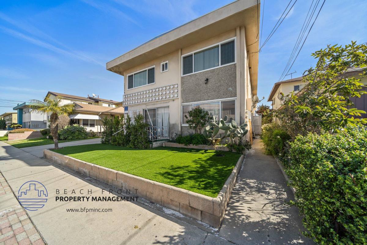 Apartment for rent at 12236 Manor Dr #A, Hawthorne, CA 90250