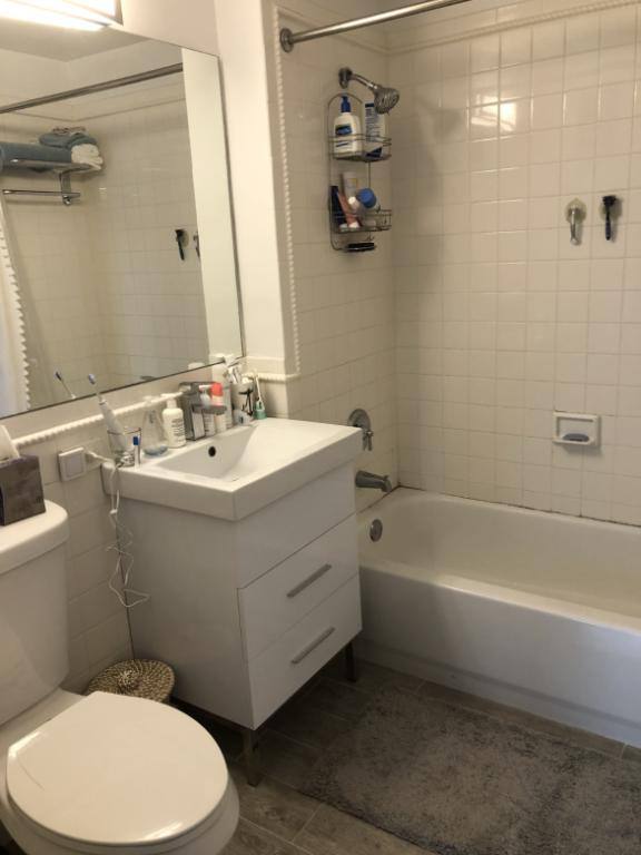 Apartment for rent at 2 S End Ave #7J, New York, NY 10280