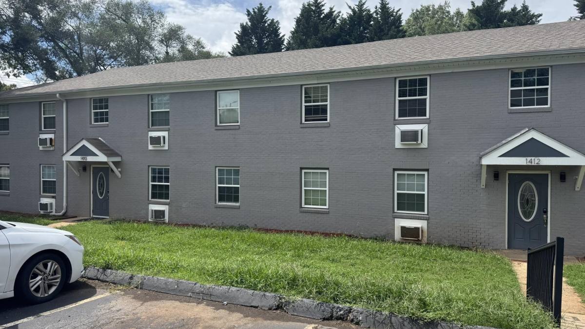 Apartment for rent at Cidar Mill, 1410 Brewer Rd, Winston Salem, NC 27127