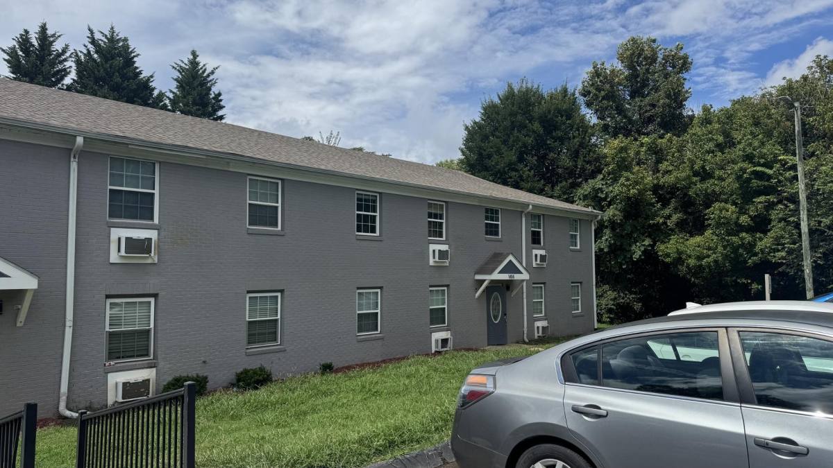 Apartment for rent at Cidar Mill, 1410 Brewer Rd, Winston Salem, NC 27127