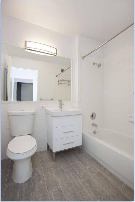 Apartment for rent at 88 Battery Place #616, New York, NY 10280