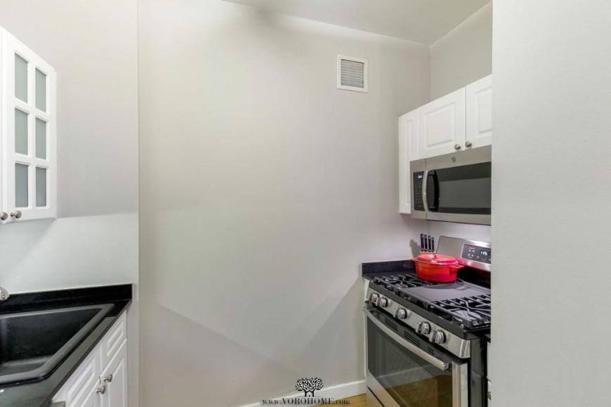 Apartment for rent at 17 Battery Place #2715, New York, NY 10004