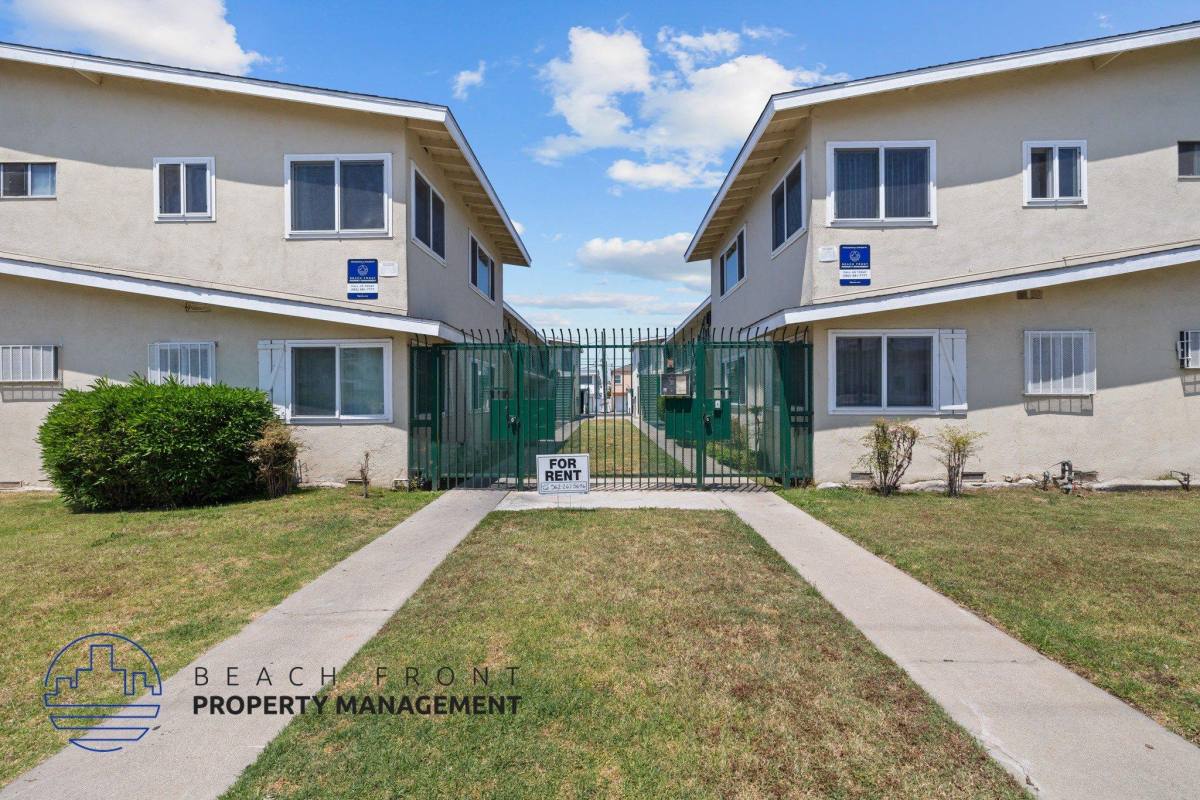 Apartment for rent at 631-635 South Grevillea Avenue, 631-635 Grevillea Ave #9, Inglewood, CA 90301
