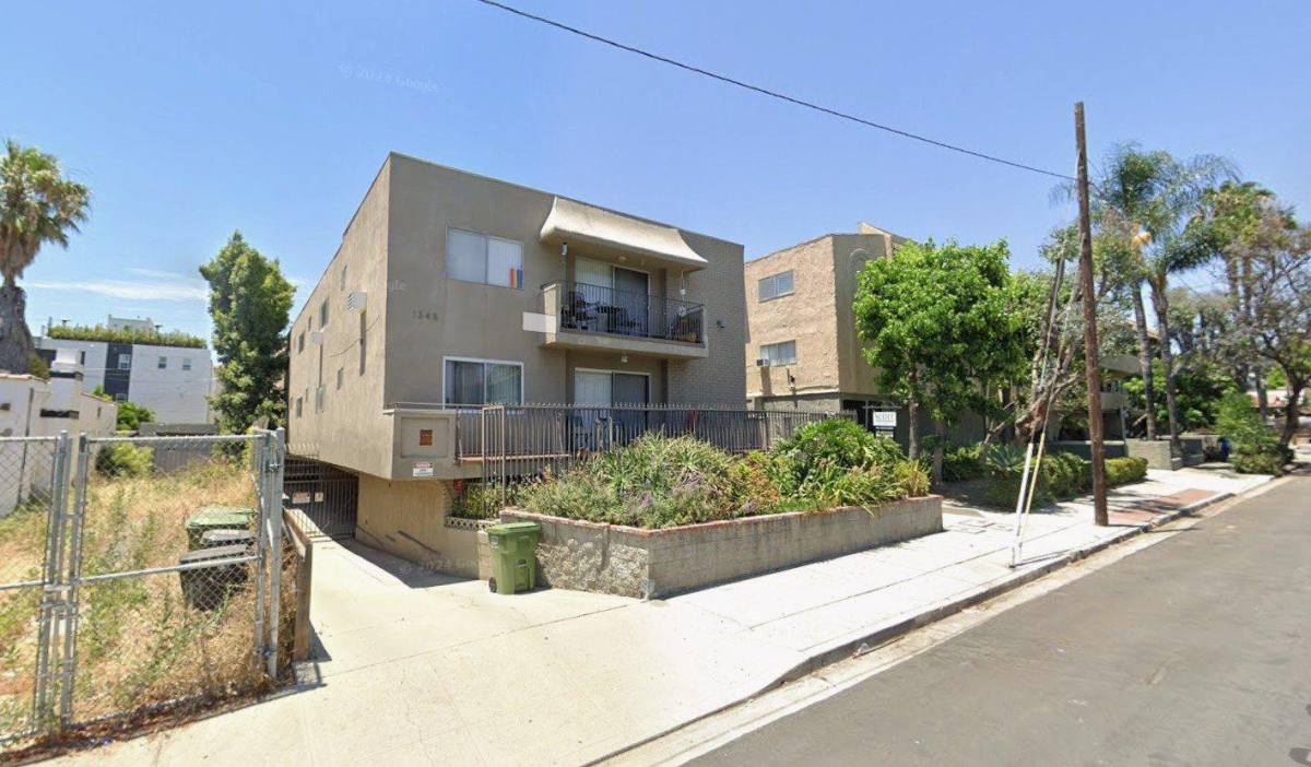 Apartment for rent at 1345 North Orange Drive, 1345 N Orange Dr #3, Los Angeles, CA 90028