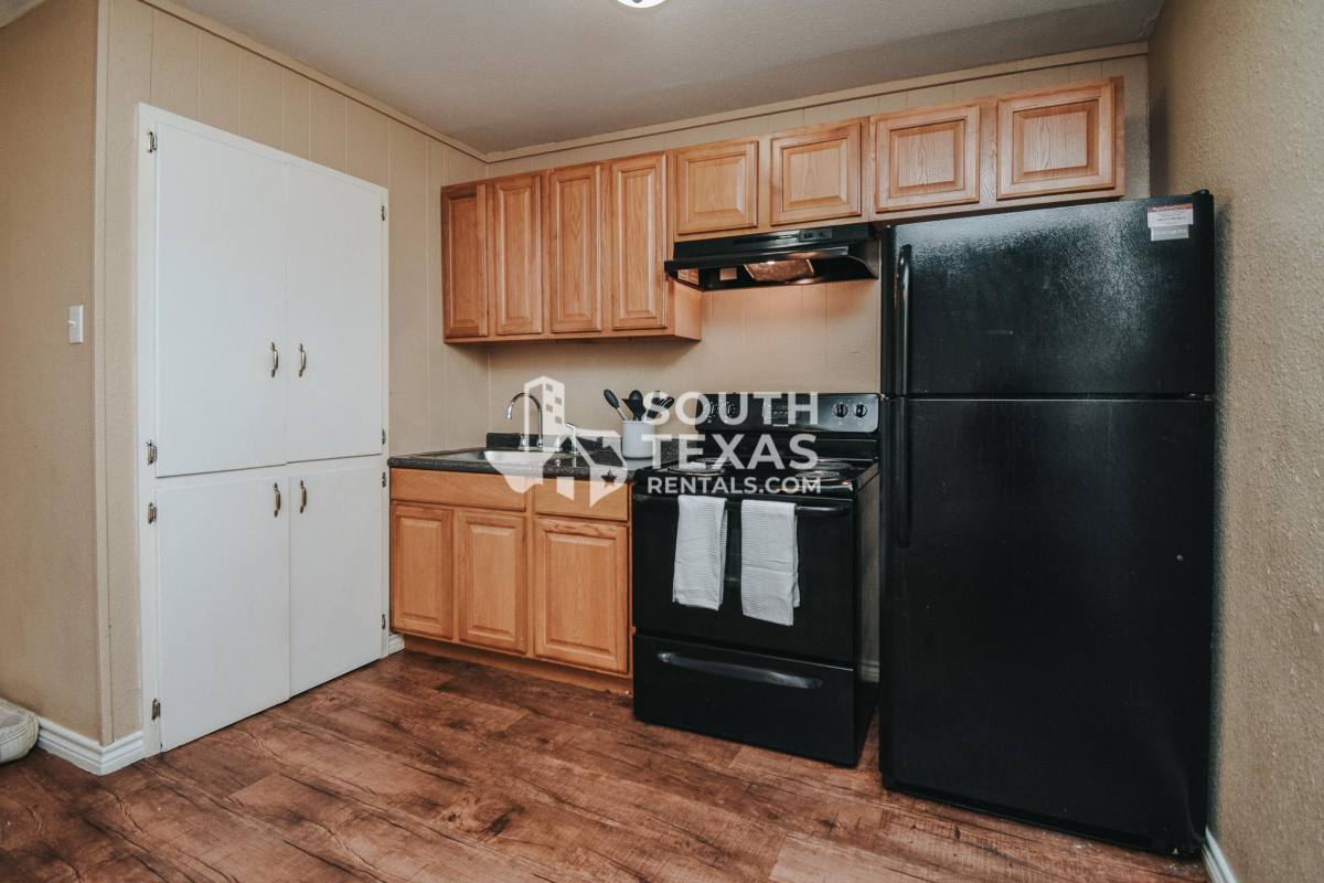 Apartment for rent at 1303 E Colorado St, Victoria, TX 77901