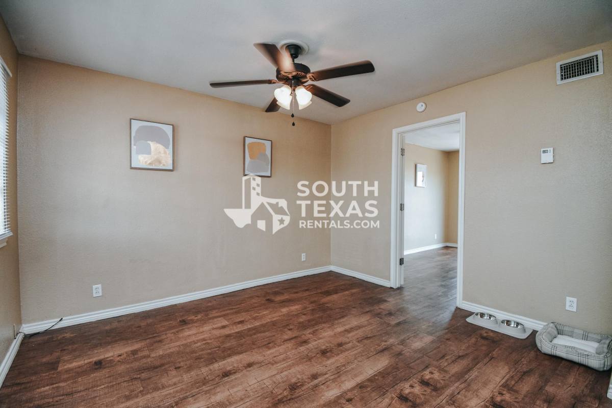 Apartment for rent at 1303 E Colorado St, Victoria, TX 77901