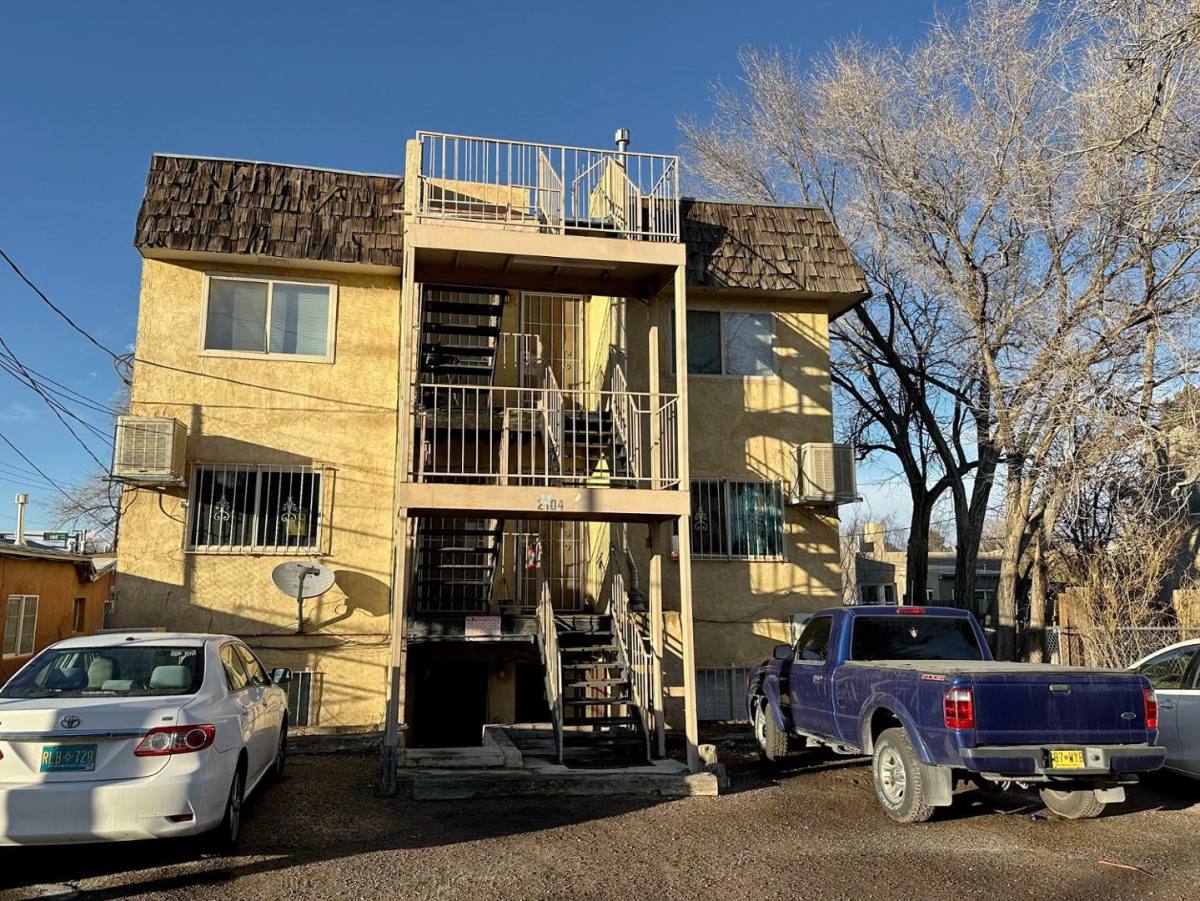 Apartment for rent at 2104 Lead Ave SE #3, Albuquerque, NM 87106