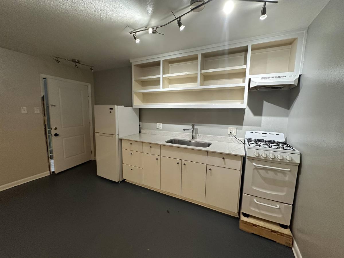Apartment for rent at The Spur, 219 W Alabama, Houston, TX 77006