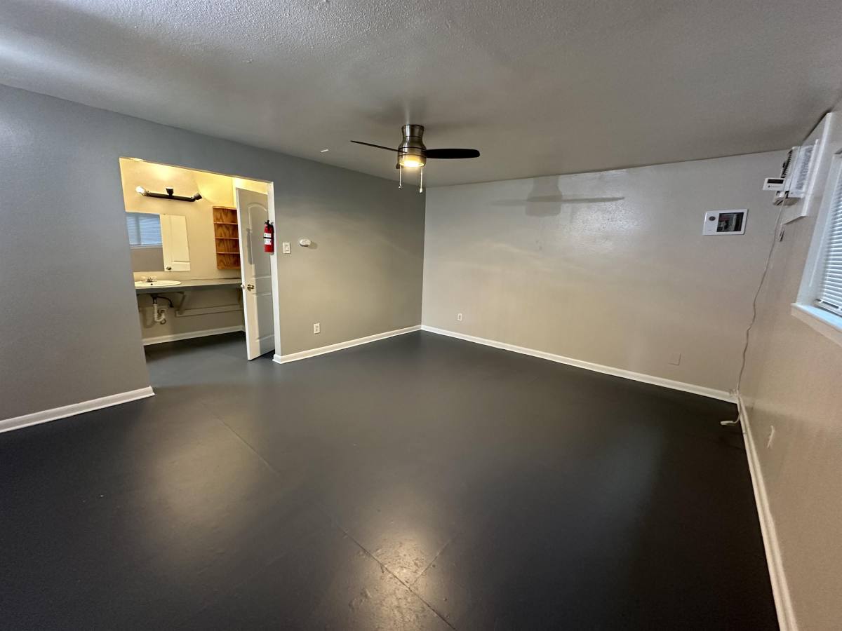 Apartment for rent at The Spur, 219 W Alabama, Houston, TX 77006