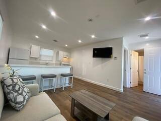 Apartment for rent at 9230 Firth Blvd, Los Angeles, CA 90002