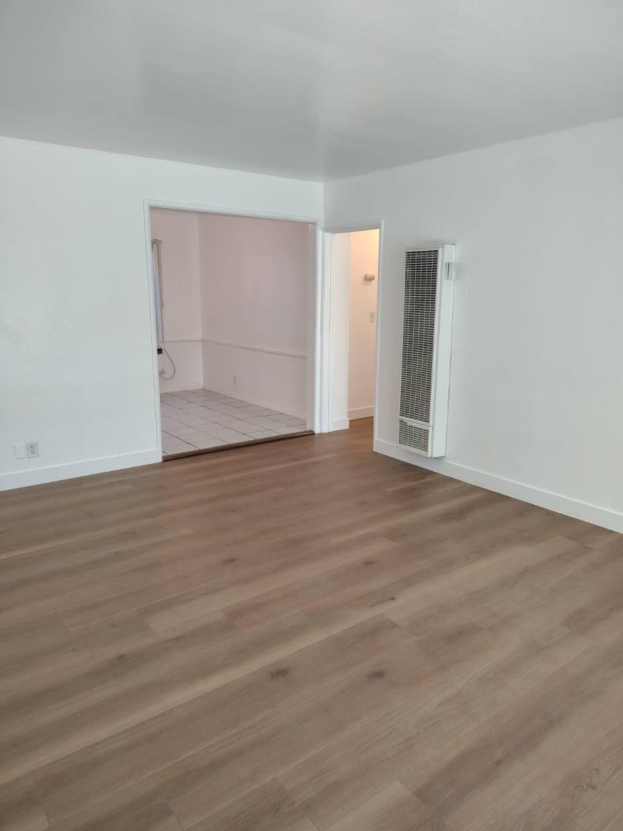 Apartment for rent at 15531 Victory Blvd #B, Van Nuys, CA 91406