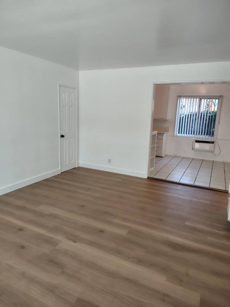 Apartment for rent at 15531 Victory Blvd #B, Van Nuys, CA 91406