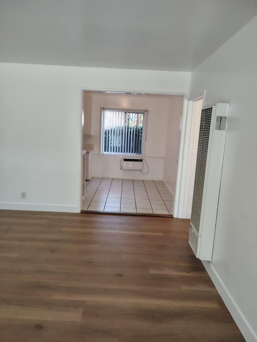Apartment for rent at 15531 Victory Blvd #B, Van Nuys, CA 91406