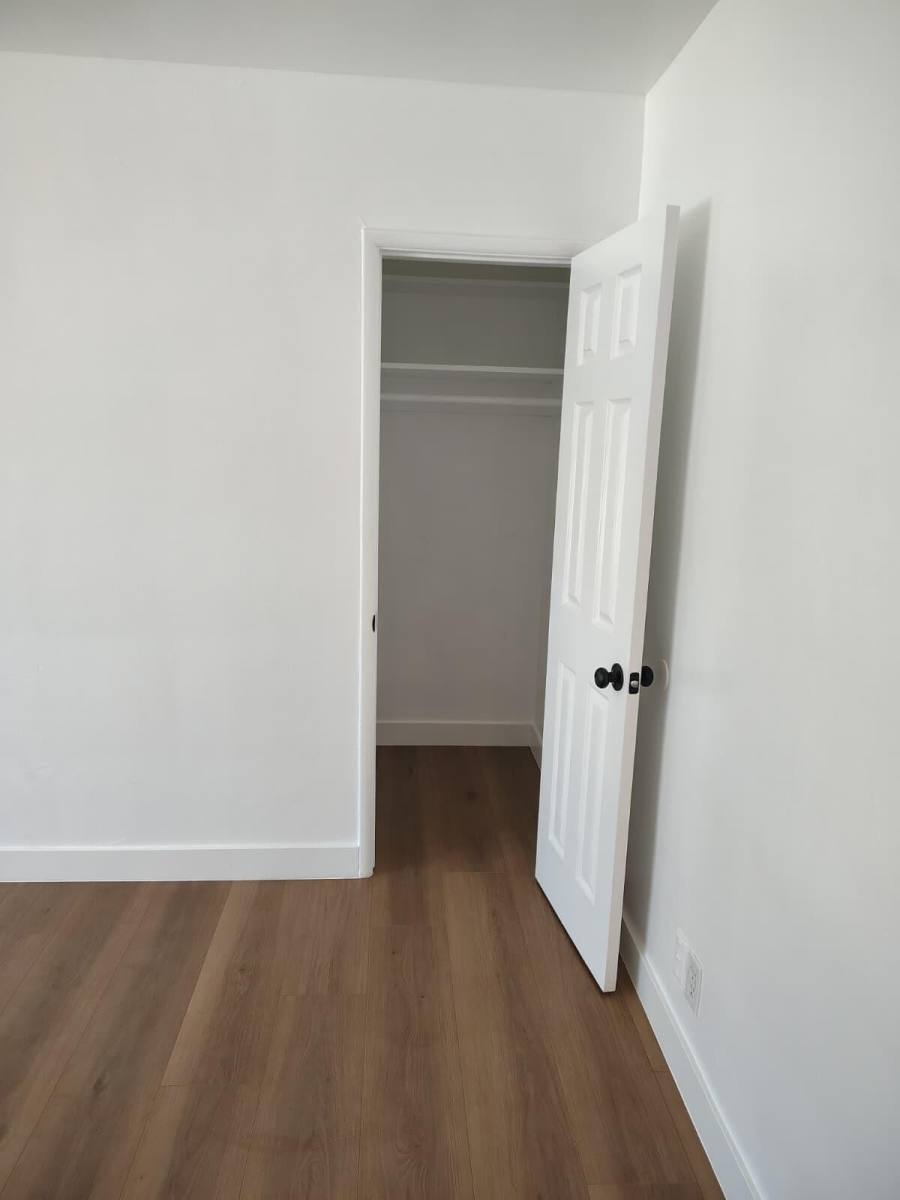Apartment for rent at 15531 Victory Blvd #B, Van Nuys, CA 91406