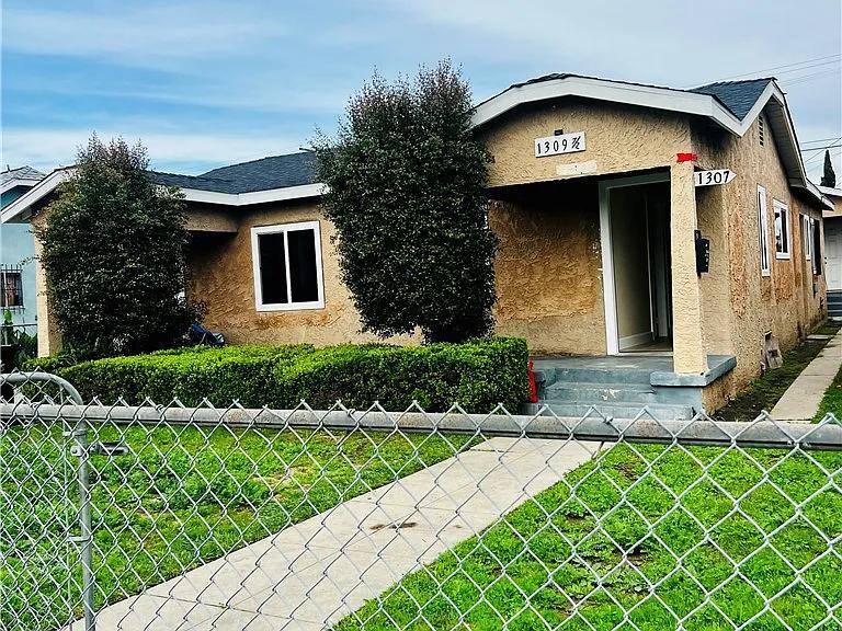House for rent at 1309 W 62nd St, Los Angeles, CA 90044