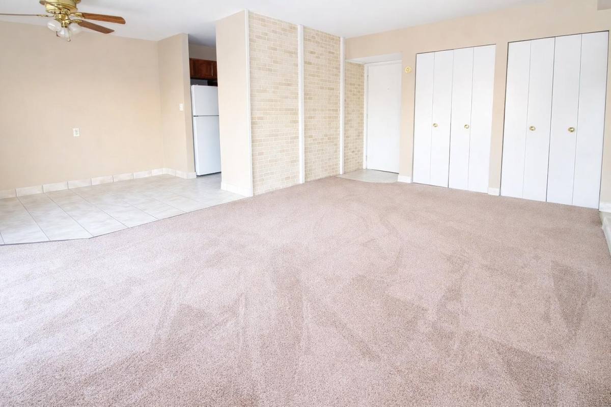 Apartment for rent at Colonial Arms, 151 Milne Dr, Monaca, PA 15061