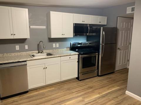 Apartment for rent at 2009 Broadway, Highland, IL 62249