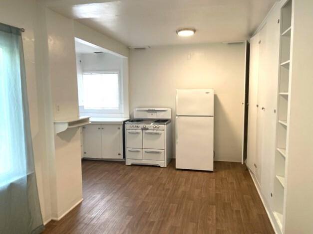 Apartment for rent at 34 Granada Ave #34-11, Long Beach, CA 90803