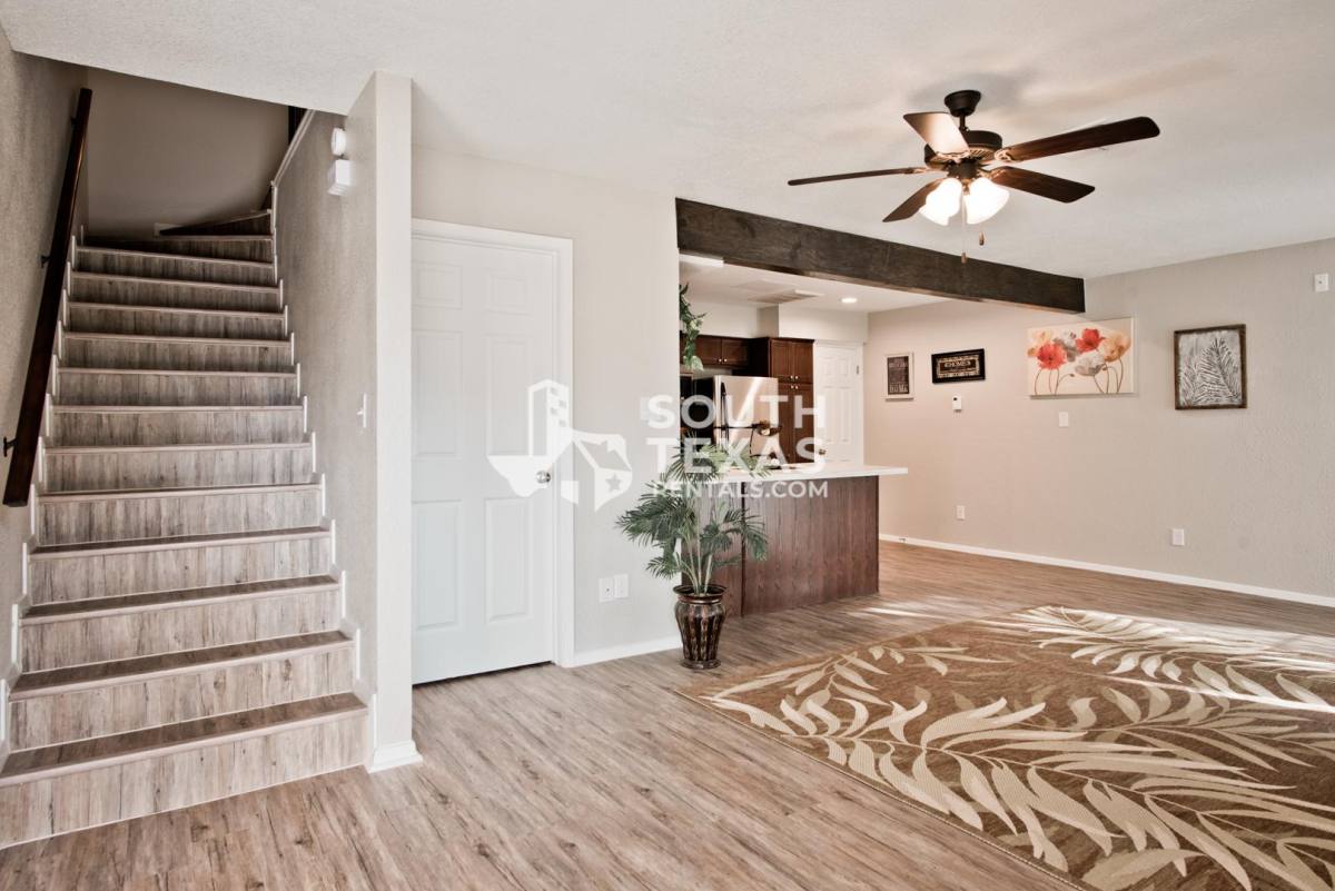 Apartment for rent at 301 Westwood St, Victoria, TX 77901