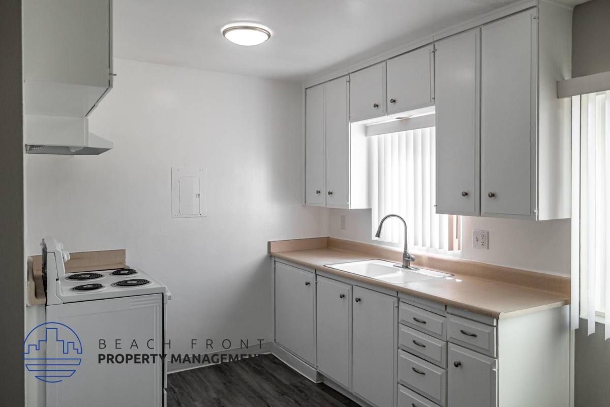 Apartment for rent at 316 Gladys Ave, Long Beach, CA 90814
