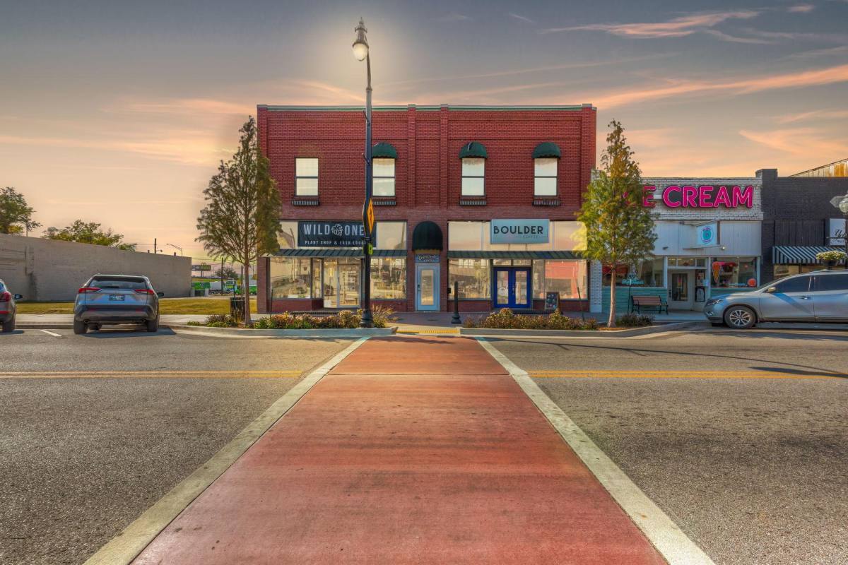 Apartment for rent at 118 N Main St #2, Sand Springs, OK 74063