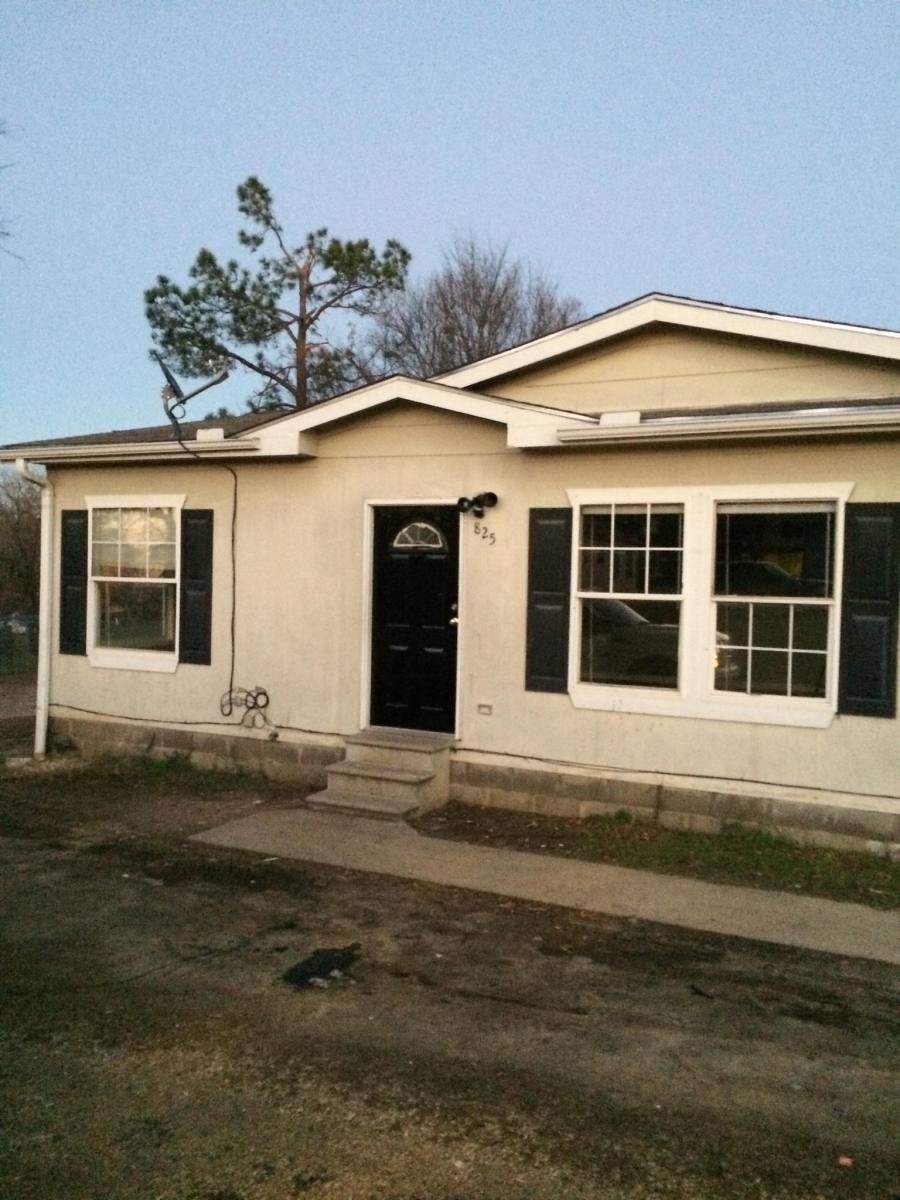 House for rent at 825 W 26th St, Tyler, TX 75702