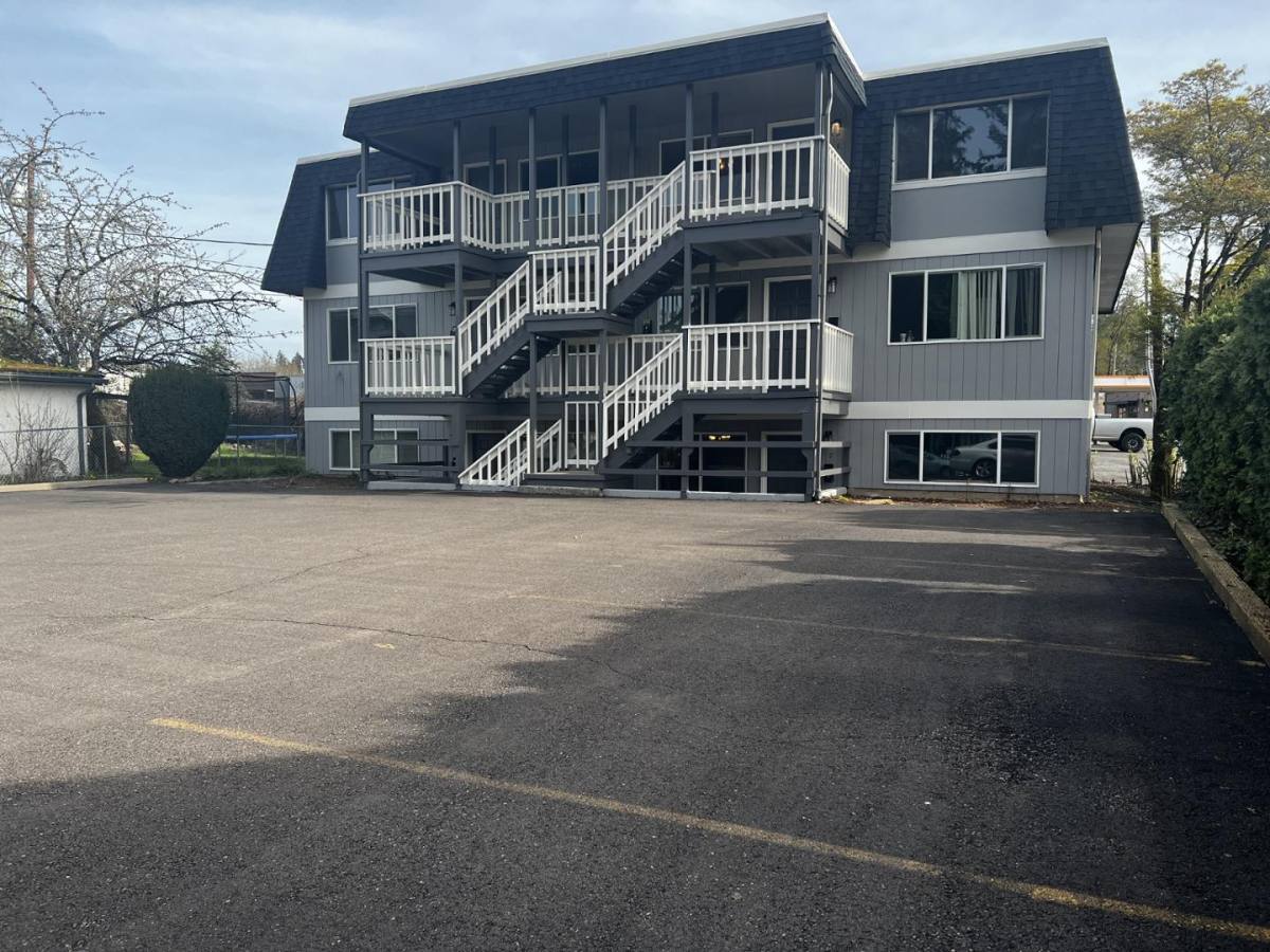 Apartment for rent at Minniece, 1015 Nandina St #1, Sweet Home, OR 97386