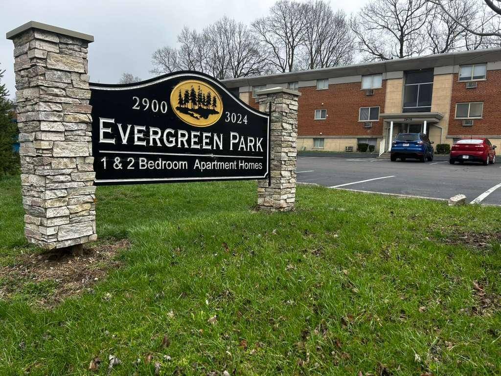 Apartment for rent at Royal Pines, 2924 N Verity Parkway, Middletown, OH 45042
