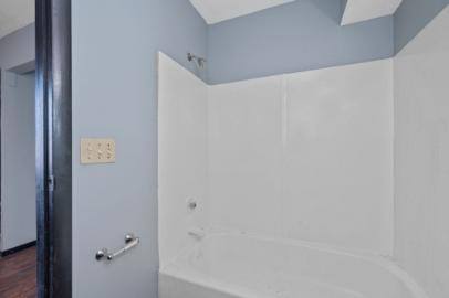 Apartment for rent at Royal Pines, 2975 Wilbraham Rd, Middletown, OH 45042