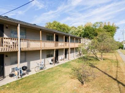 Apartment for rent at Royal Pines, 2975 Wilbraham Rd, Middletown, OH 45042