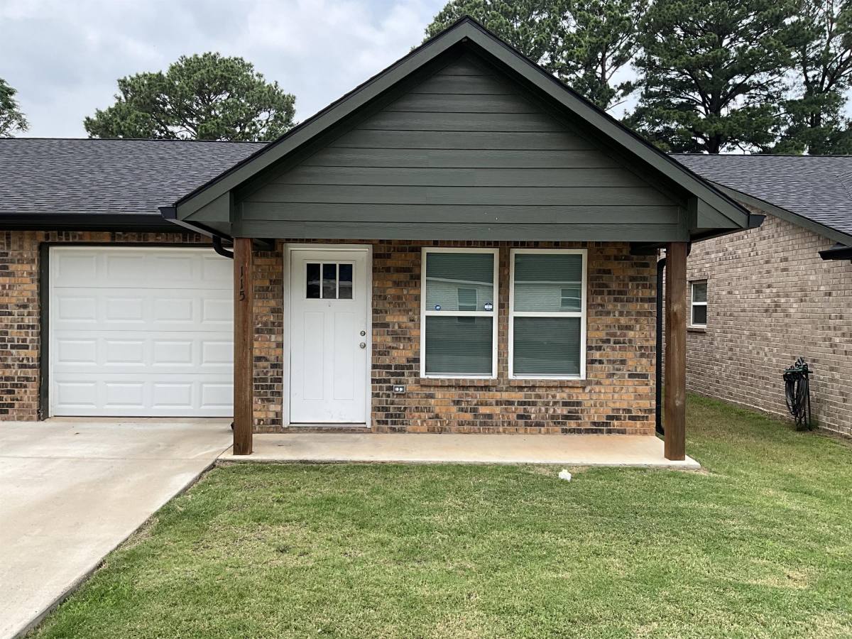 House for rent at 115 Isabella St, Mineola, TX 75773