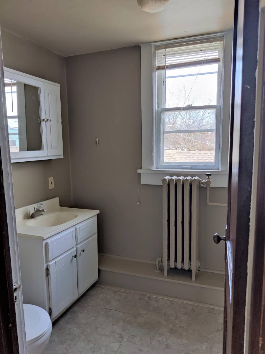 Apartment for rent at 10 N Main St #2F, Sandwich, IL 60548