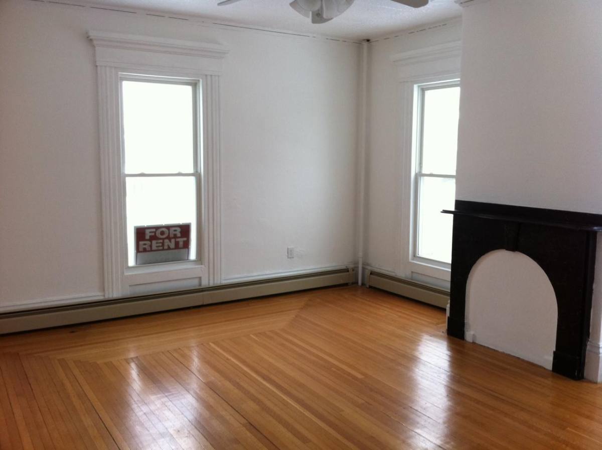Apartment for rent at 581 Chestnut St #1, Manchester, NH 03104