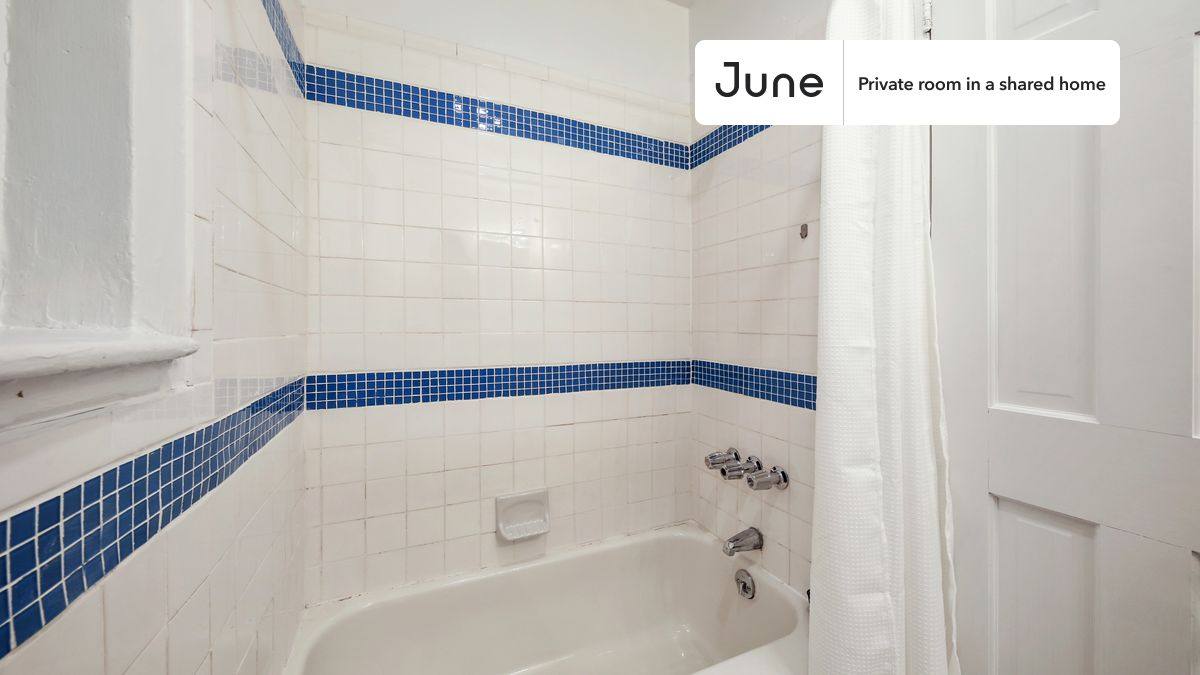 Apartment for rent at 611 E 11th St #A, New York, NY 10009